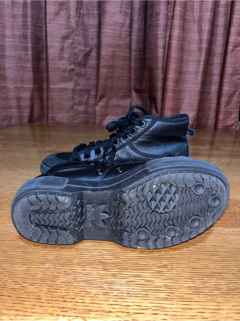 Adidas Women’s Nizza Trek Size 6.5  Leather Black/Gold |HQ7103|